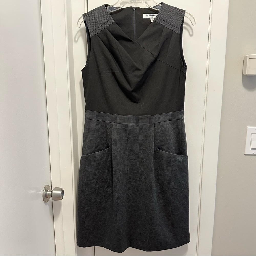 Of Mercer Sleeveless V-Neck Sheath Dress 4 Pockets Gray & Black office business